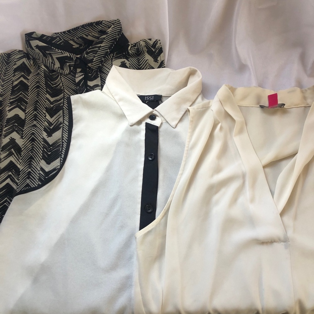 3 Sleeveless blouses